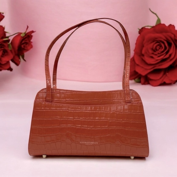 DIVINA FIRENZE Tamara Croc Embossed Leather Triple Entry Shoulder Bag Coral - Picture 1 of 10